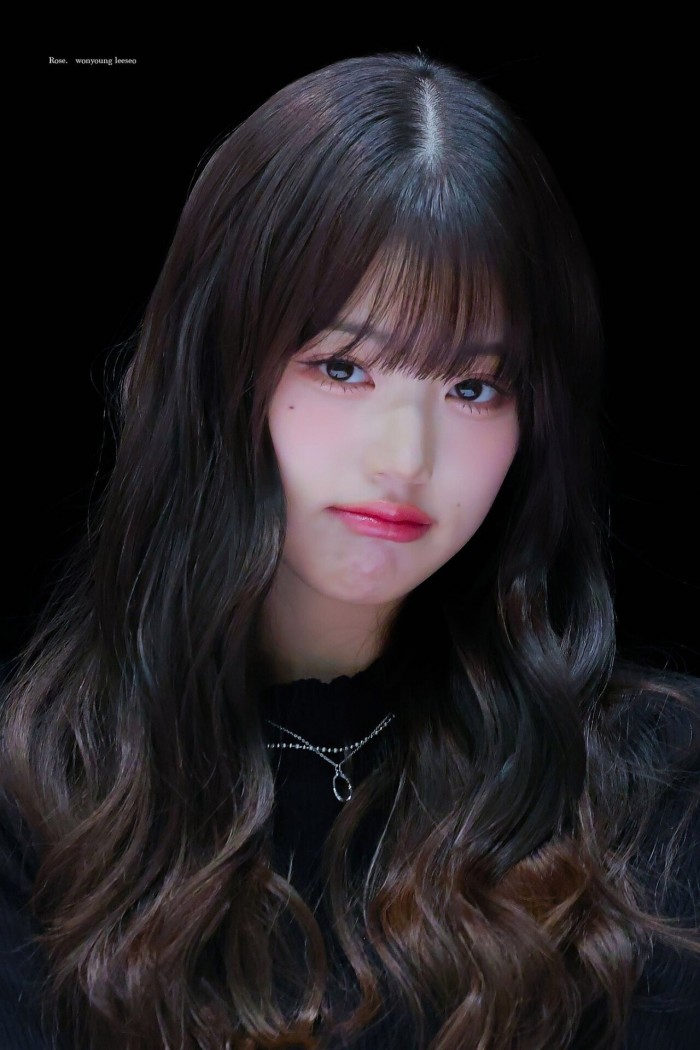 20240211_092938.jpg 어제 명절에도 근무한 장원영 팬싸인회