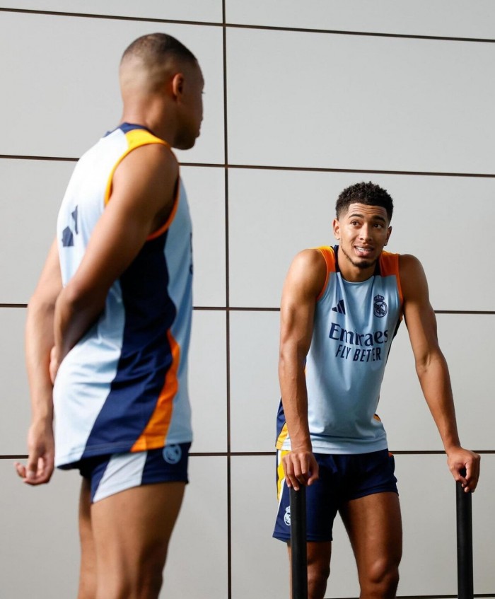 IMG_6335.jpeg 벨링엄 후임 들어왔다고 바로 기강 잡네 ㄷㄷㄷ